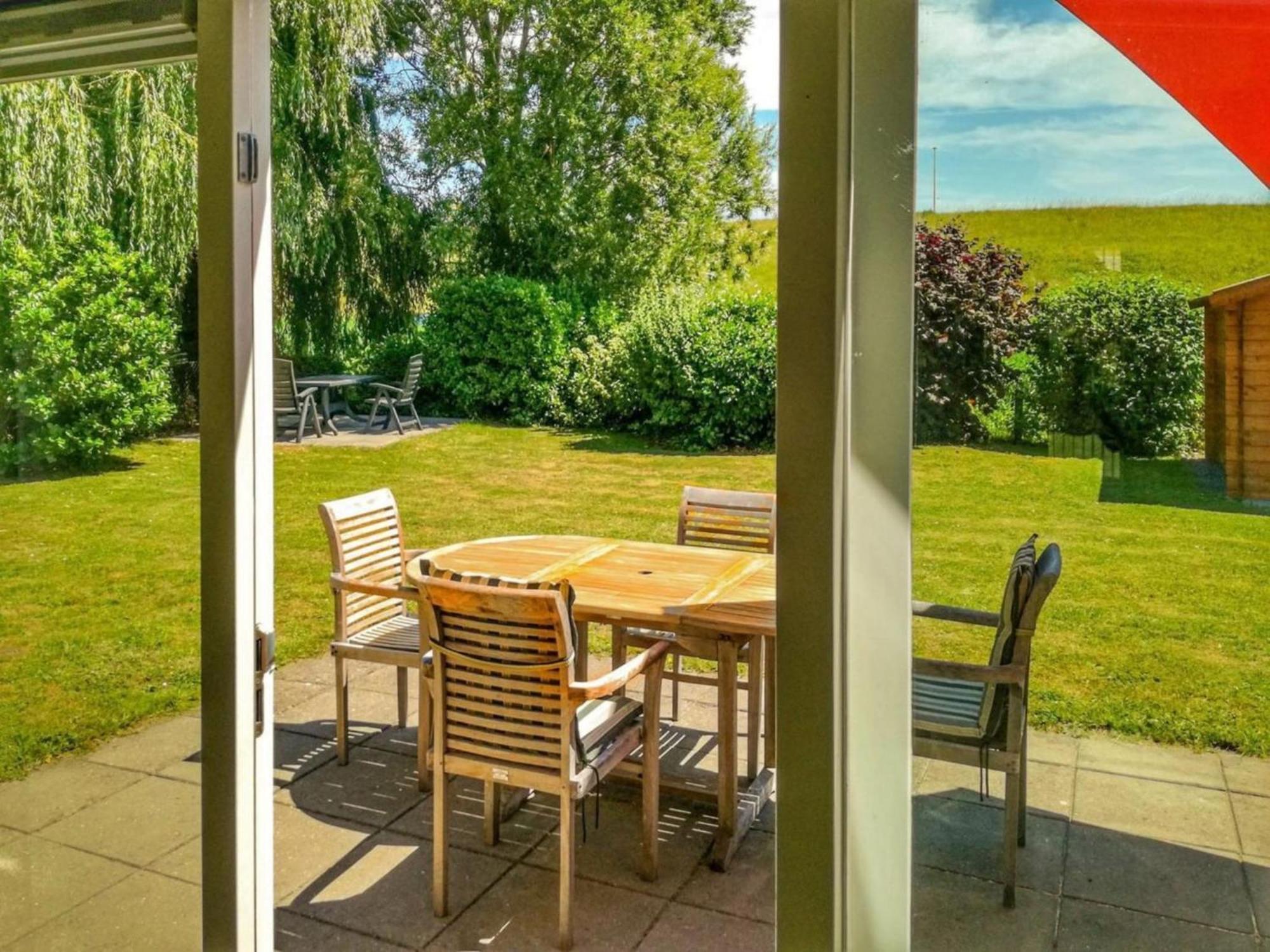 Pleasant With Garden Vakantiehuis *